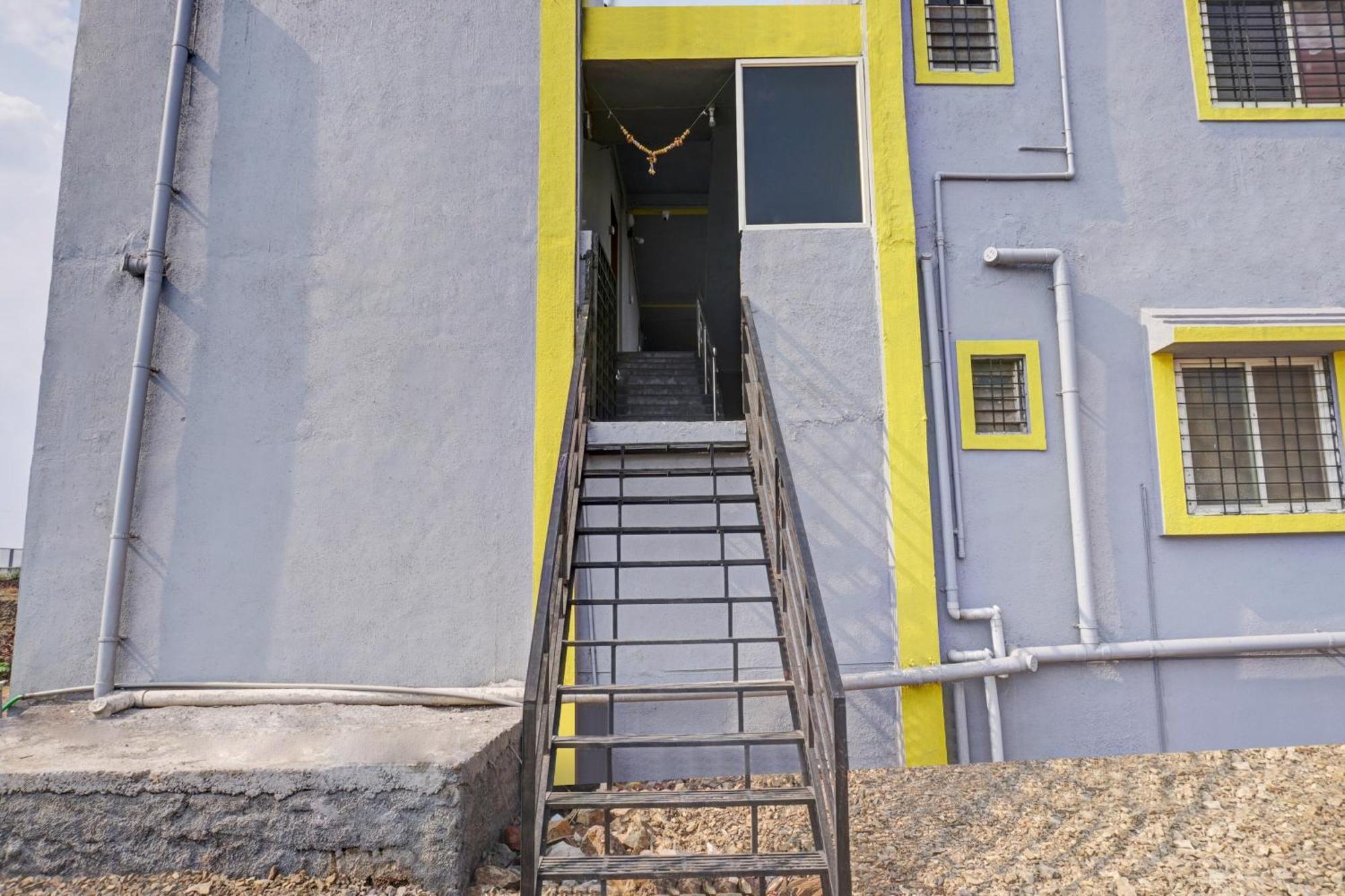 Hotel O Sky 7 Lodge Pimpalwandi Bagian luar foto