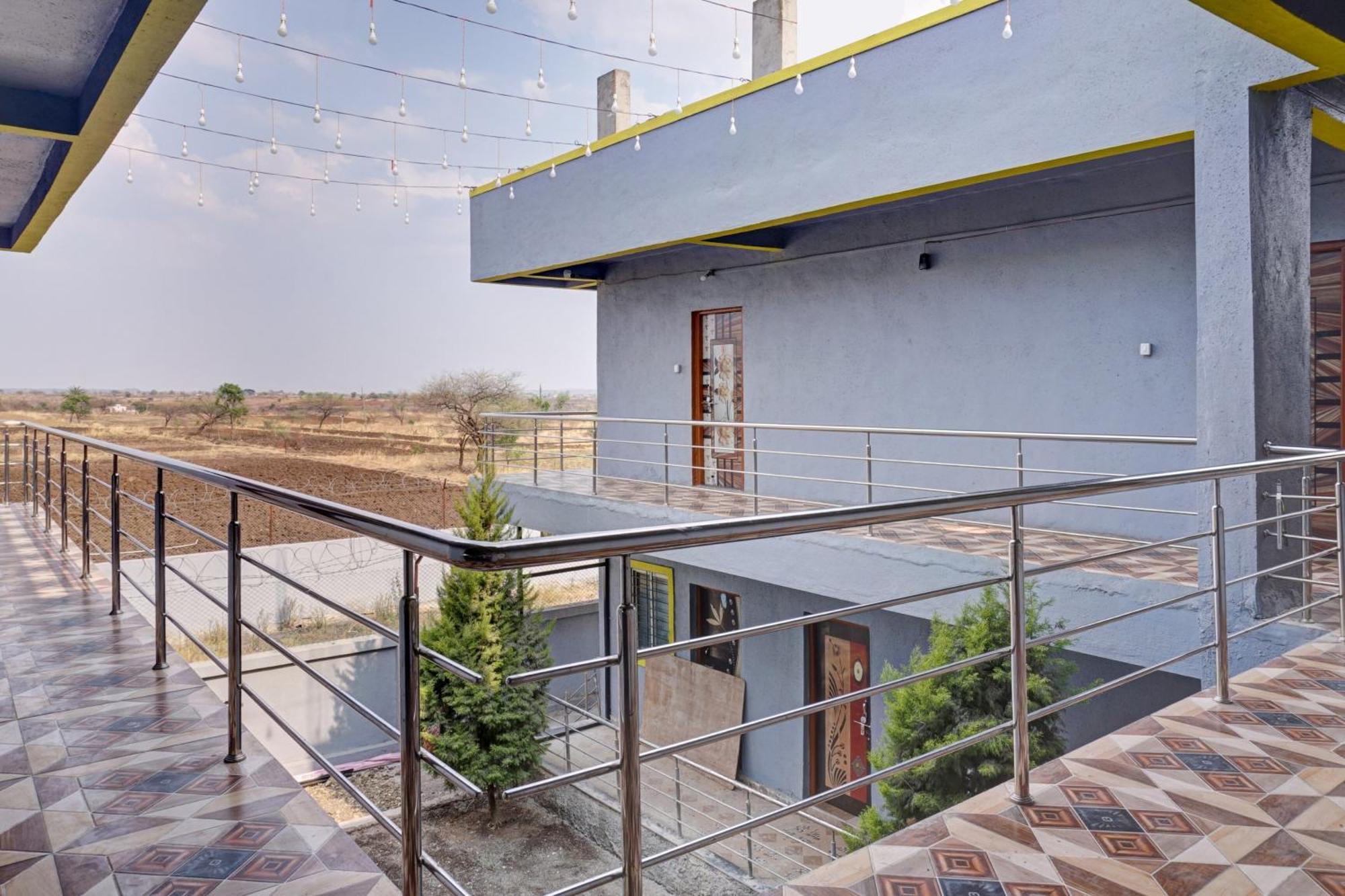Hotel O Sky 7 Lodge Pimpalwandi Bagian luar foto