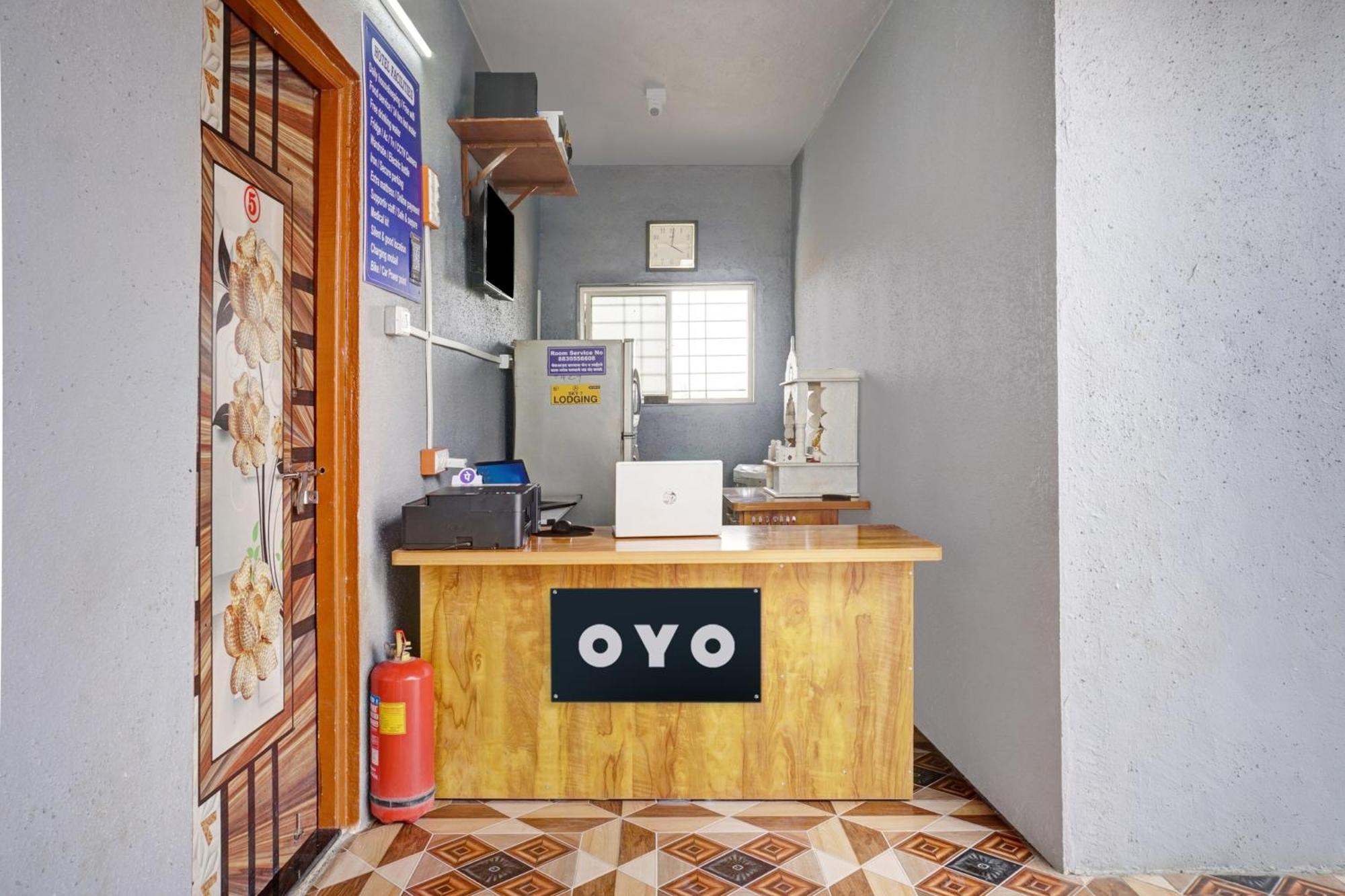 Hotel O Sky 7 Lodge Pimpalwandi Bagian luar foto