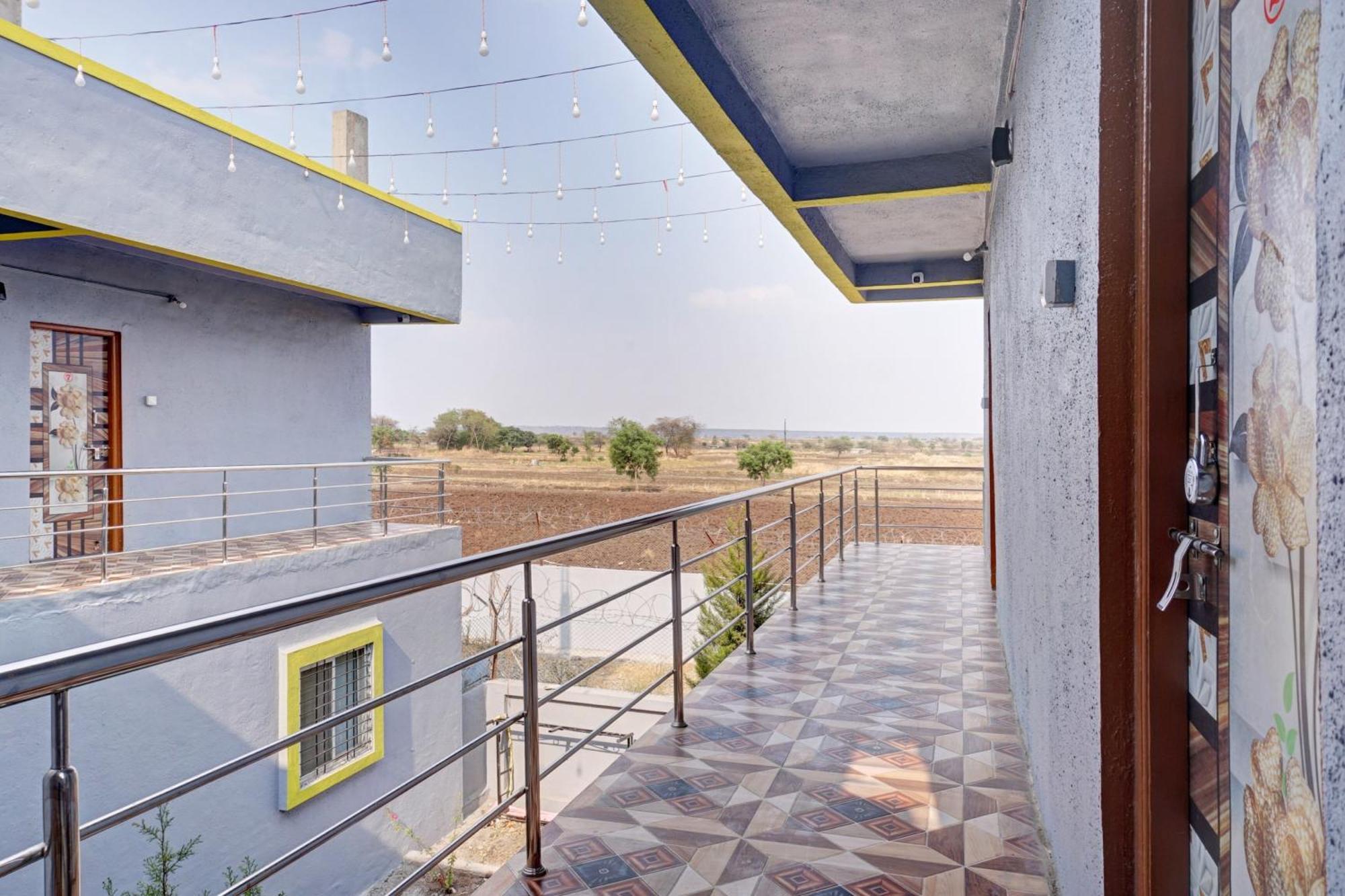 Hotel O Sky 7 Lodge Pimpalwandi Bagian luar foto