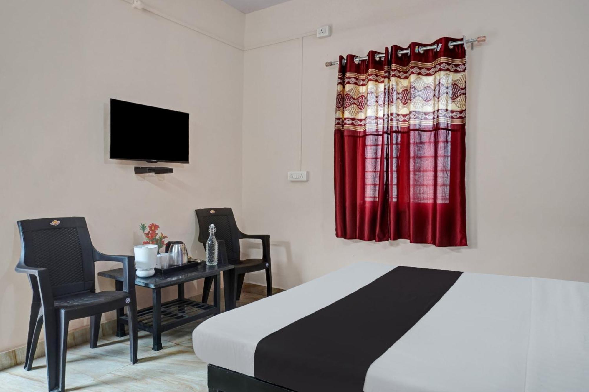 Hotel O Sky 7 Lodge Pimpalwandi Bagian luar foto
